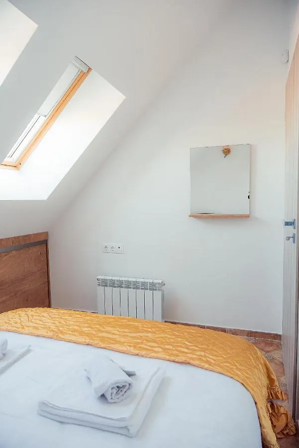 Pumpkin Spiced Suite With Own Parking And Office Setup Sofia 0*,