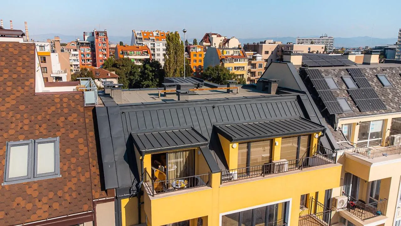 Pumpkin Spiced Suite With Own Parking And Office Setup Sofia Apartment