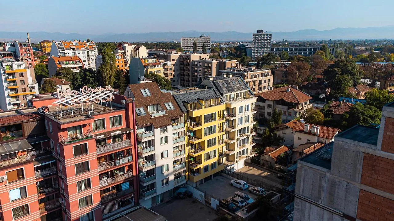 Apartment Pumpkin Spiced Suite With Own Parking And Office Setup Sofia